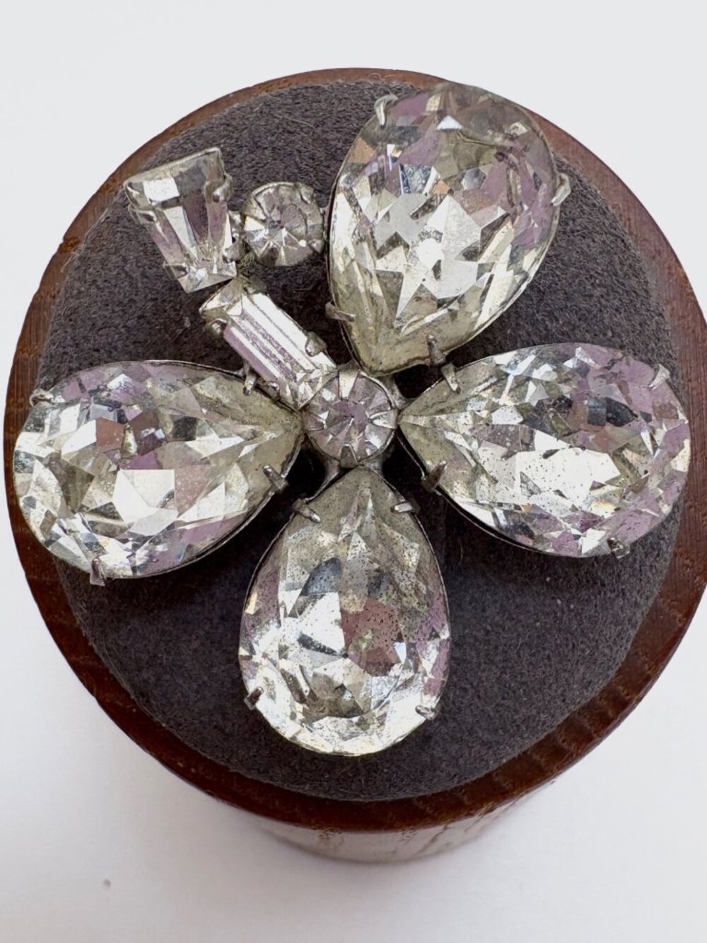 White Crystal Four Leaf Clover Brooch VTG Silver Tone Size 1.25" Length